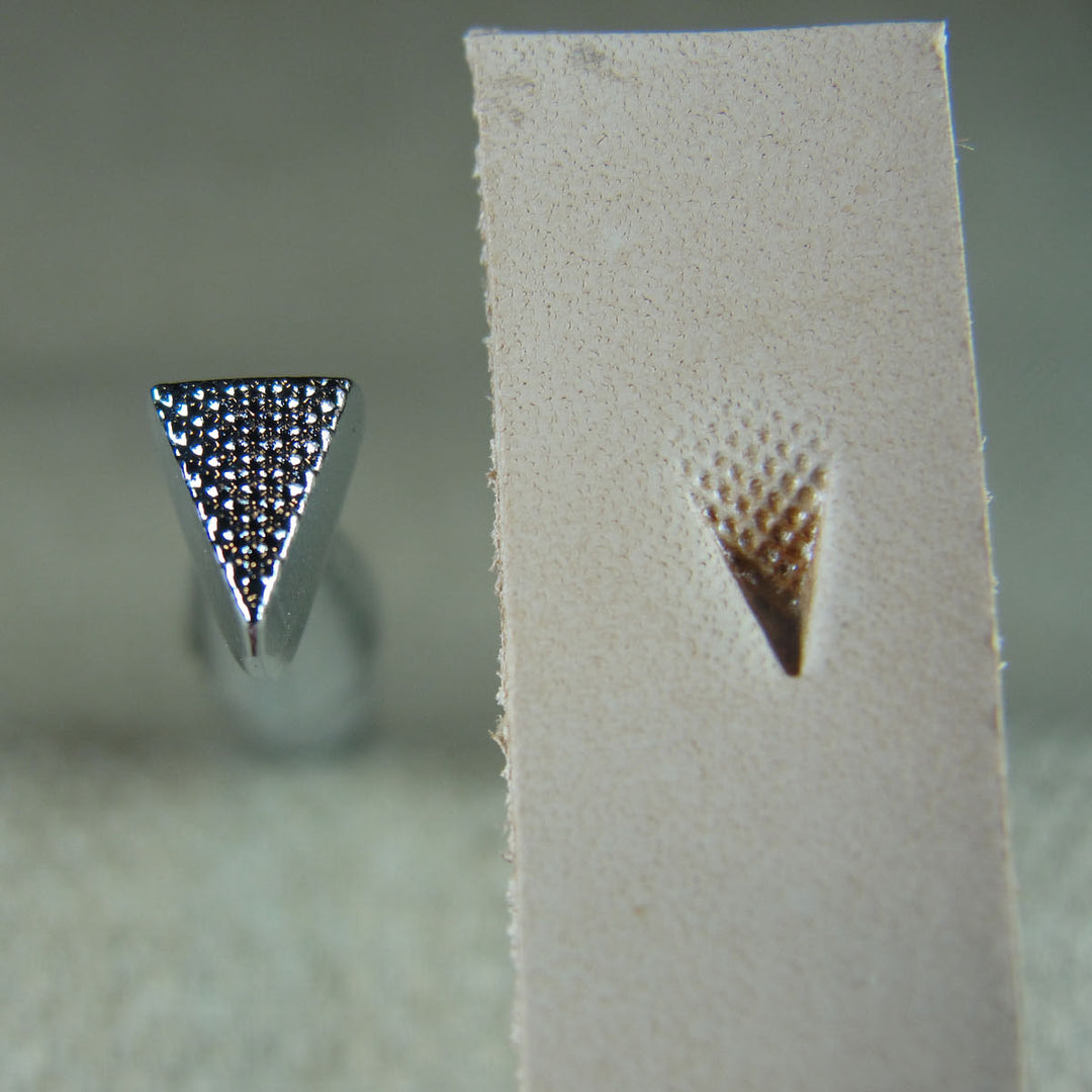 F976 Checkered Figure Carving Beveler Stamp | Pro Leather Carvers