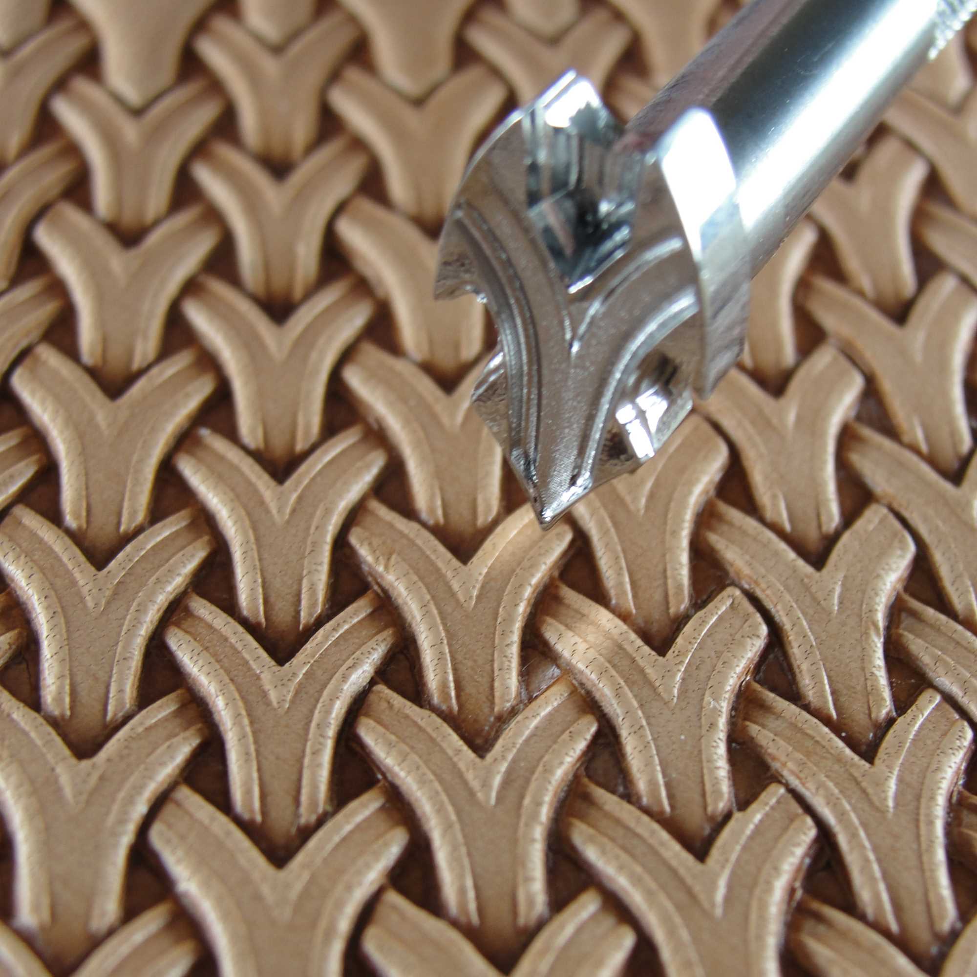 Long Tri-Weave Geometric Basket Stamp, Stainless | Pro