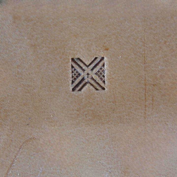 838 Small Geometric [USED]