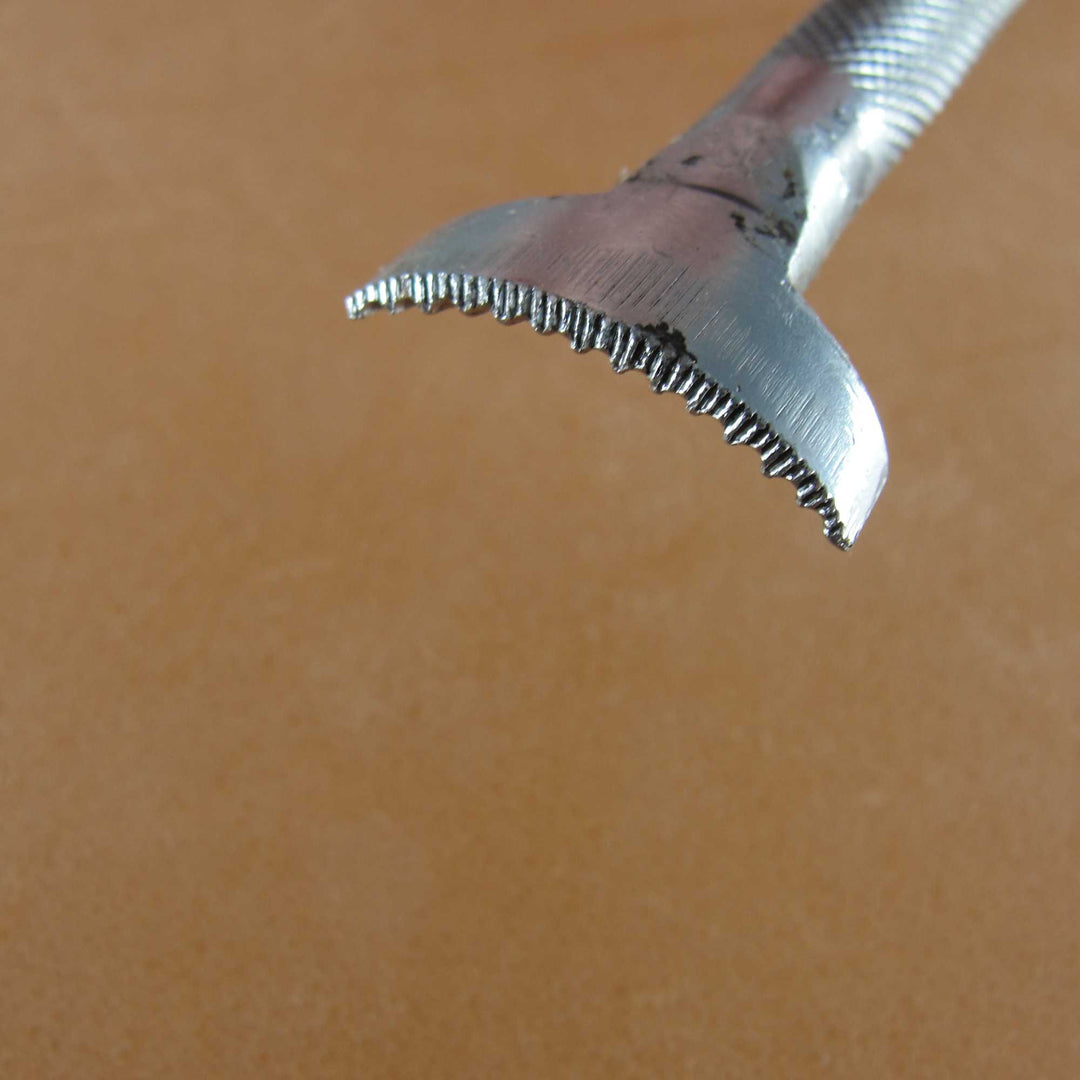412 Scalloped Veiner [USED]