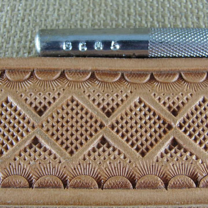 G605 Geometric [USED]