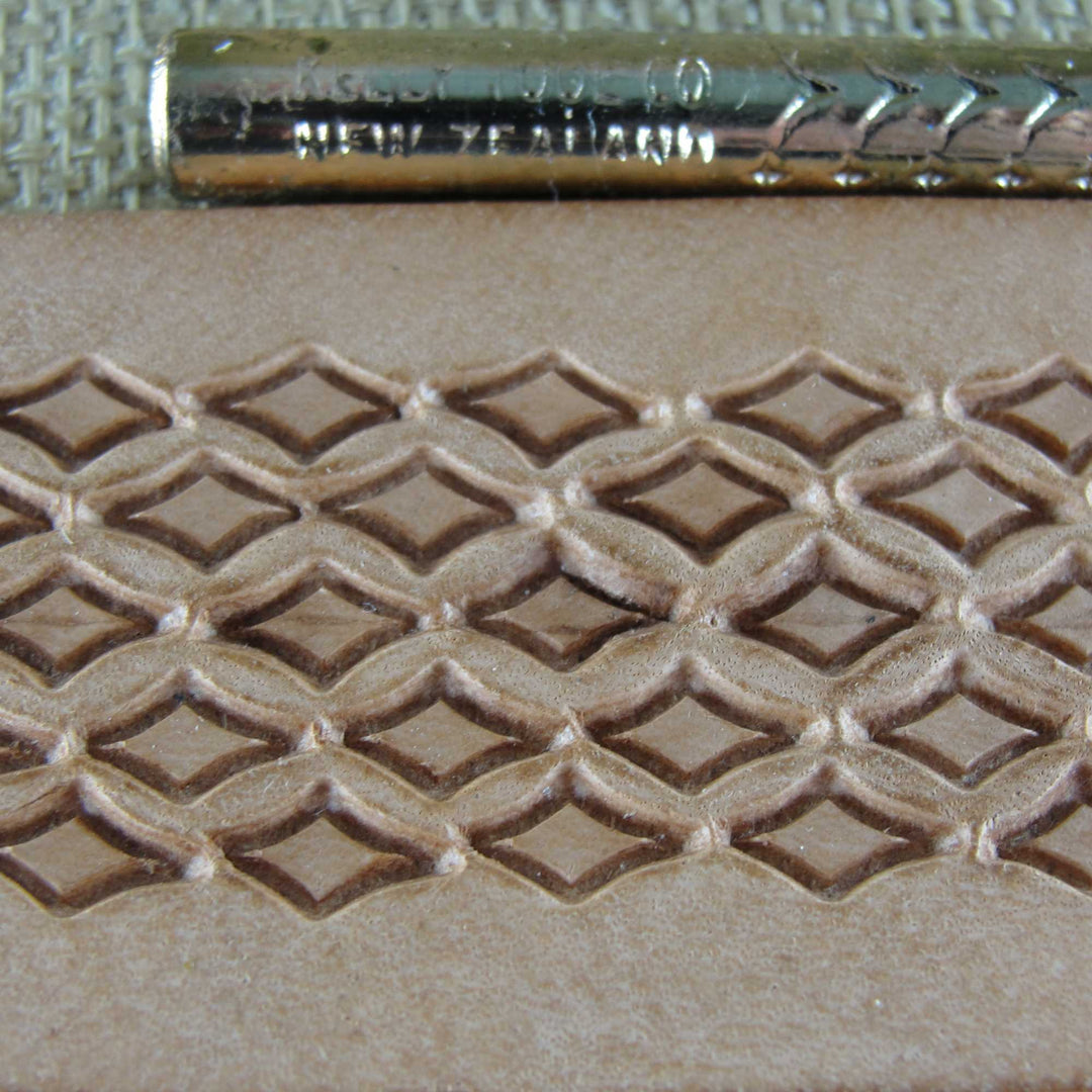 305 Diamond Geometric [USED]