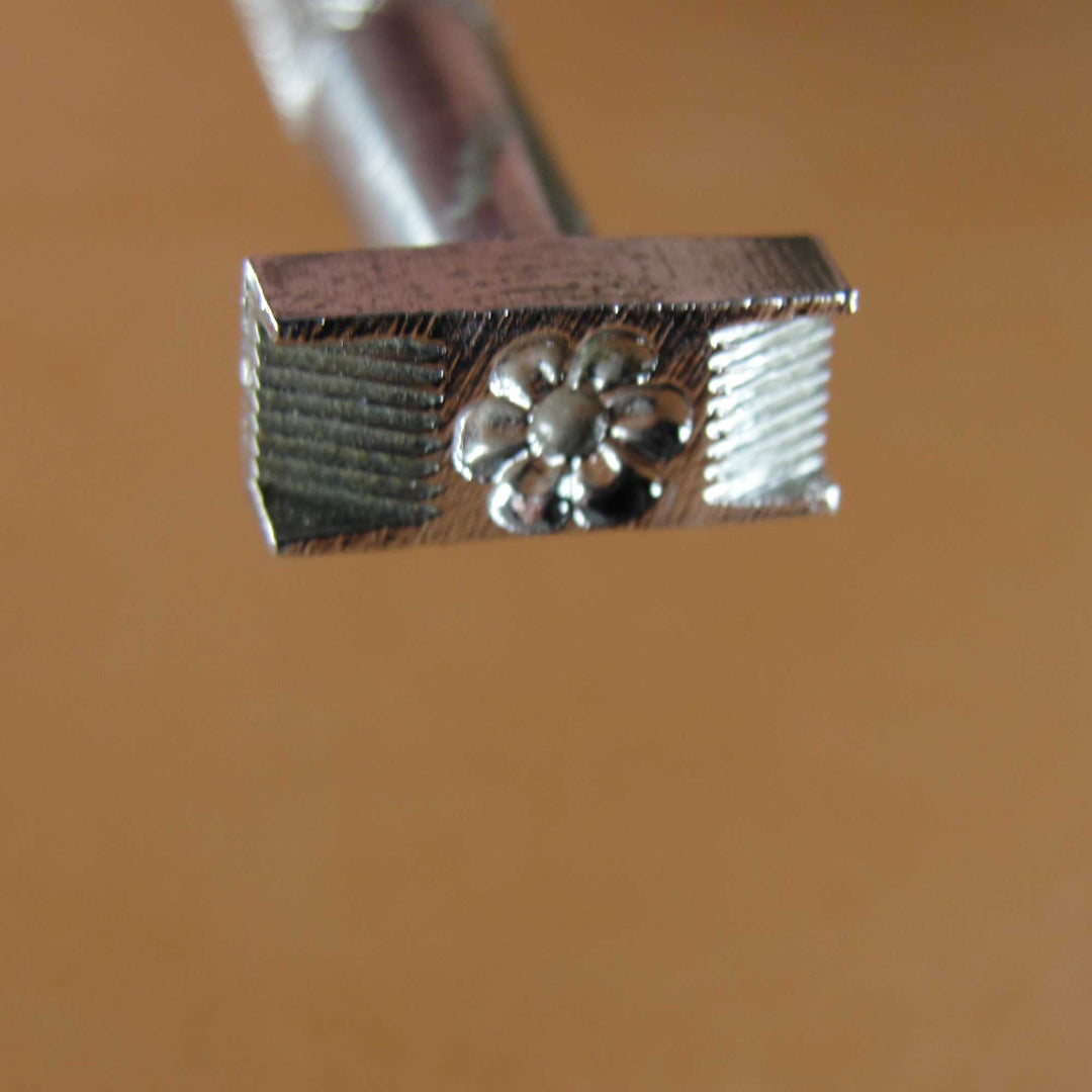 507 Flower Center Basket Weave [USED]