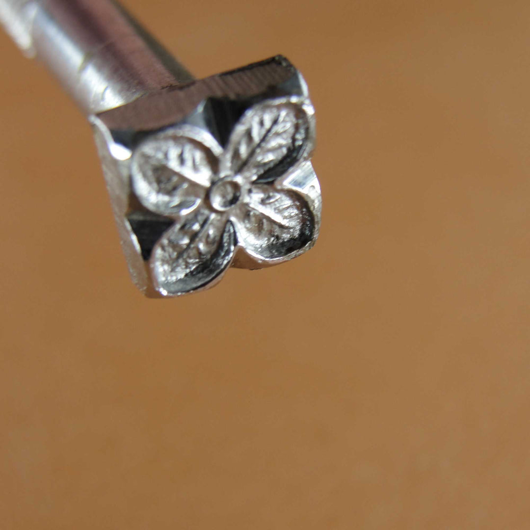 564 Flower Geometric [USED]