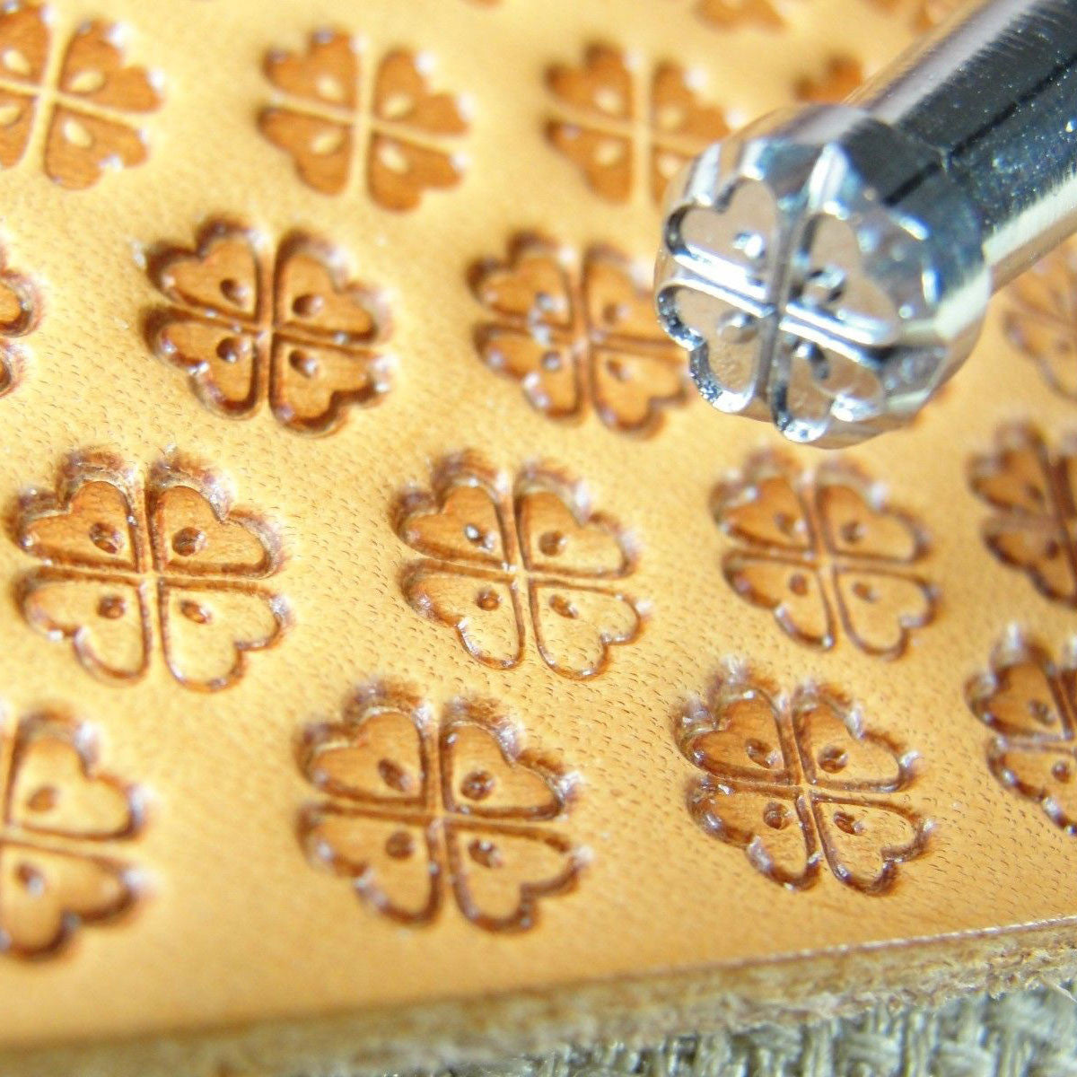 O8-2 Four Leaf Clover Leather Stamp - Japan | Pro Leather Carvers