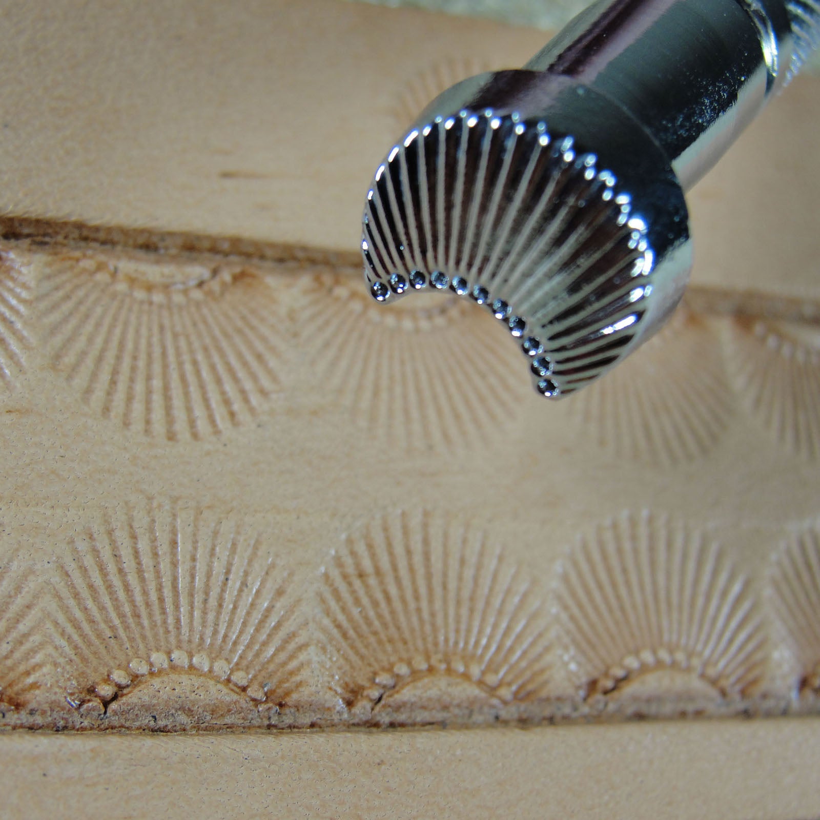 N720 11-Seed Border Leather Stamping Tool | Pro Leather Carvers