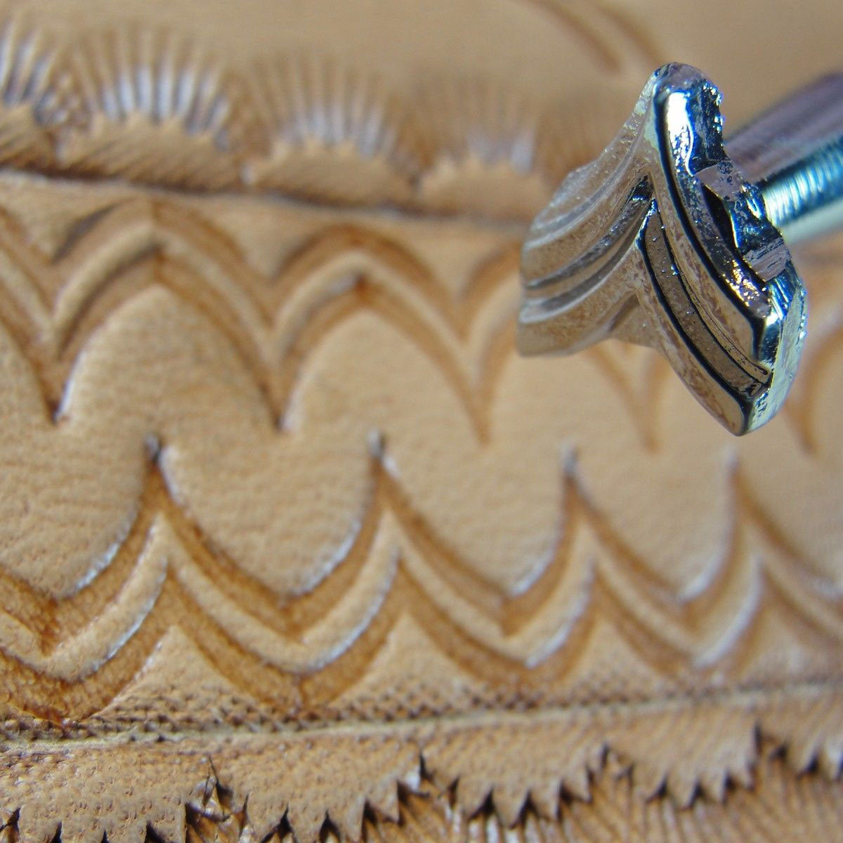 E262 Double Chevron Geometric Border Leather Tool | Pro