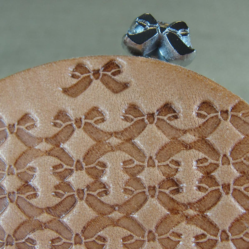 E390 Ribbon/Bow Geometric Leather Tool - Japan | Pro Leather Carvers