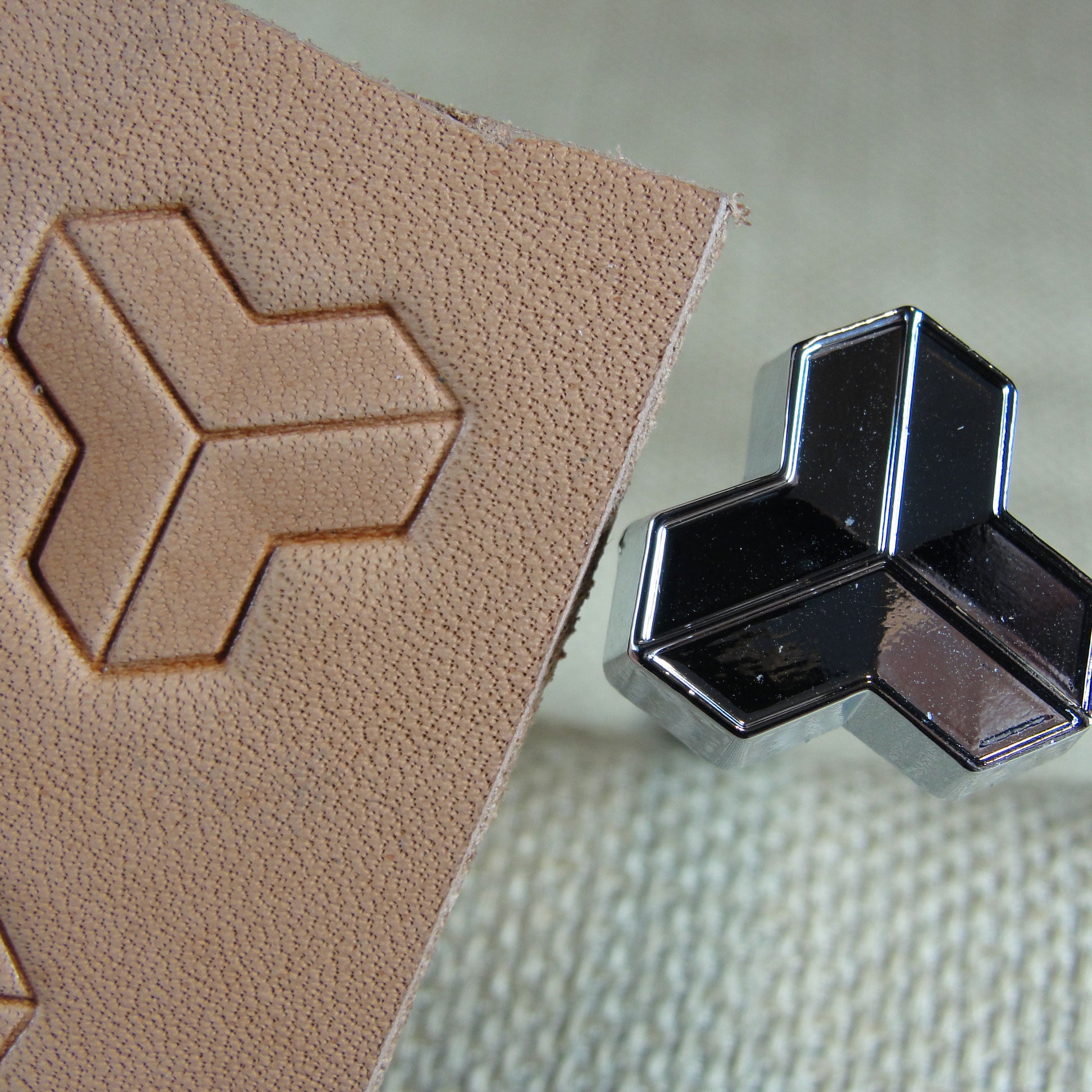 G2284 Tri Geometric Leather Stamping Tool | Pro Leather Carvers
