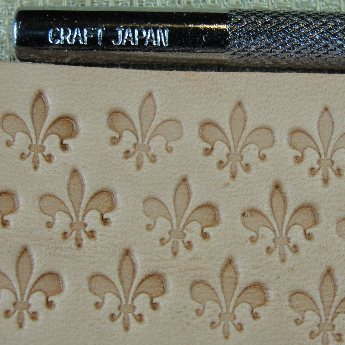 O40 Fleur-de-lis Flower Leather Stamping Tool | Pro Leather Carvers