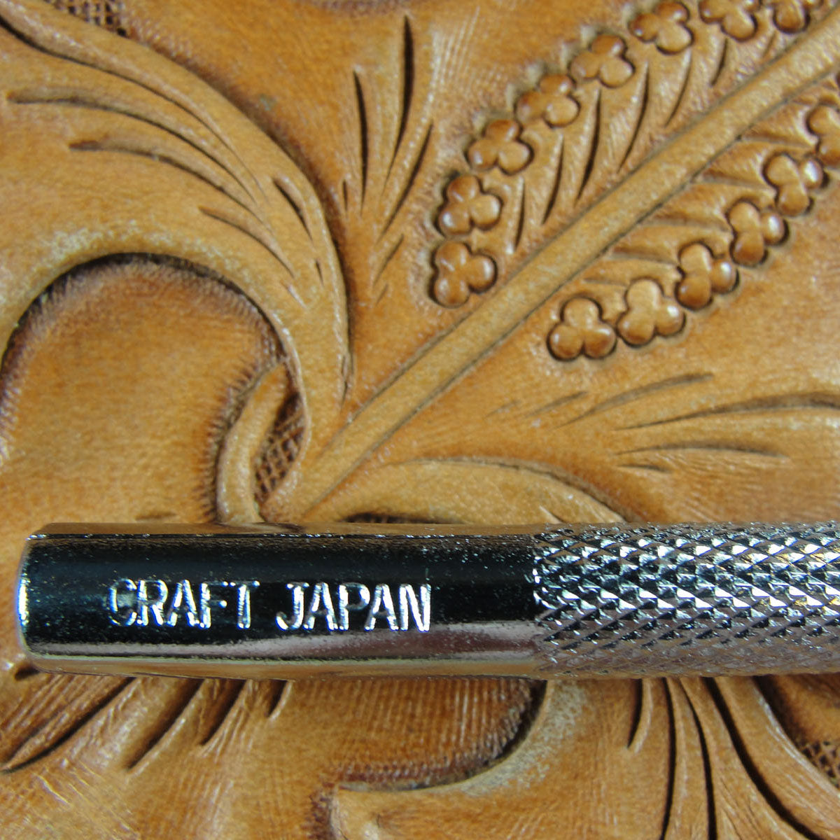 S987 Small Clover Leather Stamping Tool | Pro Leather Carvers