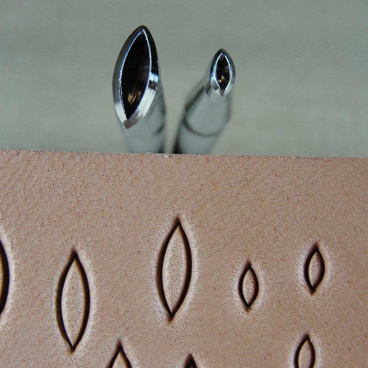 S624/S630 Oval Seeder Leather Stamp Set - Japan | Pro Leather Carvers