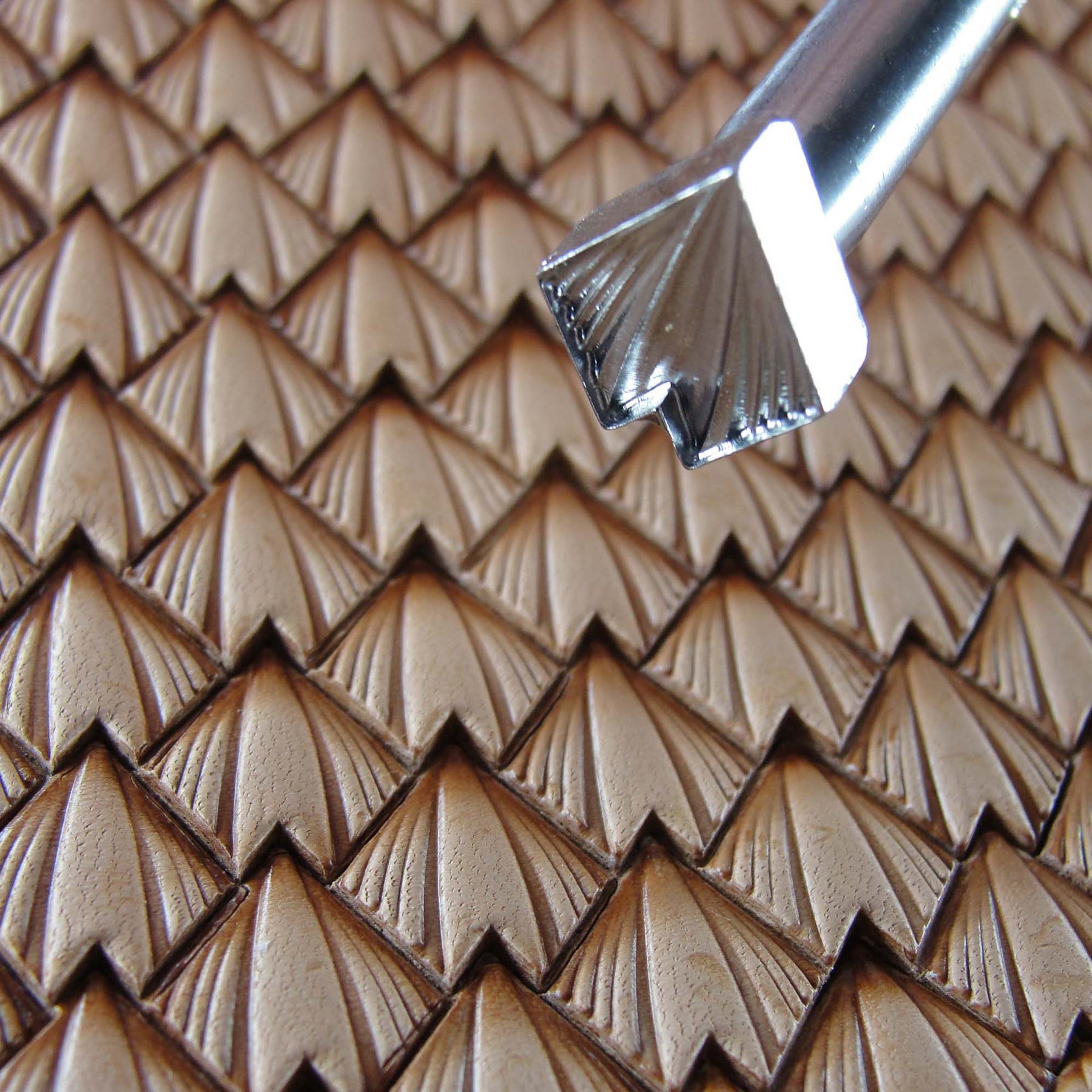Pointed Dragon Scale Geometric Stamp, Stainless | Pro Leather Carvers